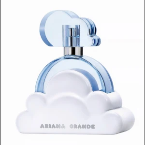 Ariana Grande Cloud Parfym - Knappt använd. Skriv för fler bilder om ni vill veta hur mycket det är kvar. Skulle säga att den knappt är använd. 
