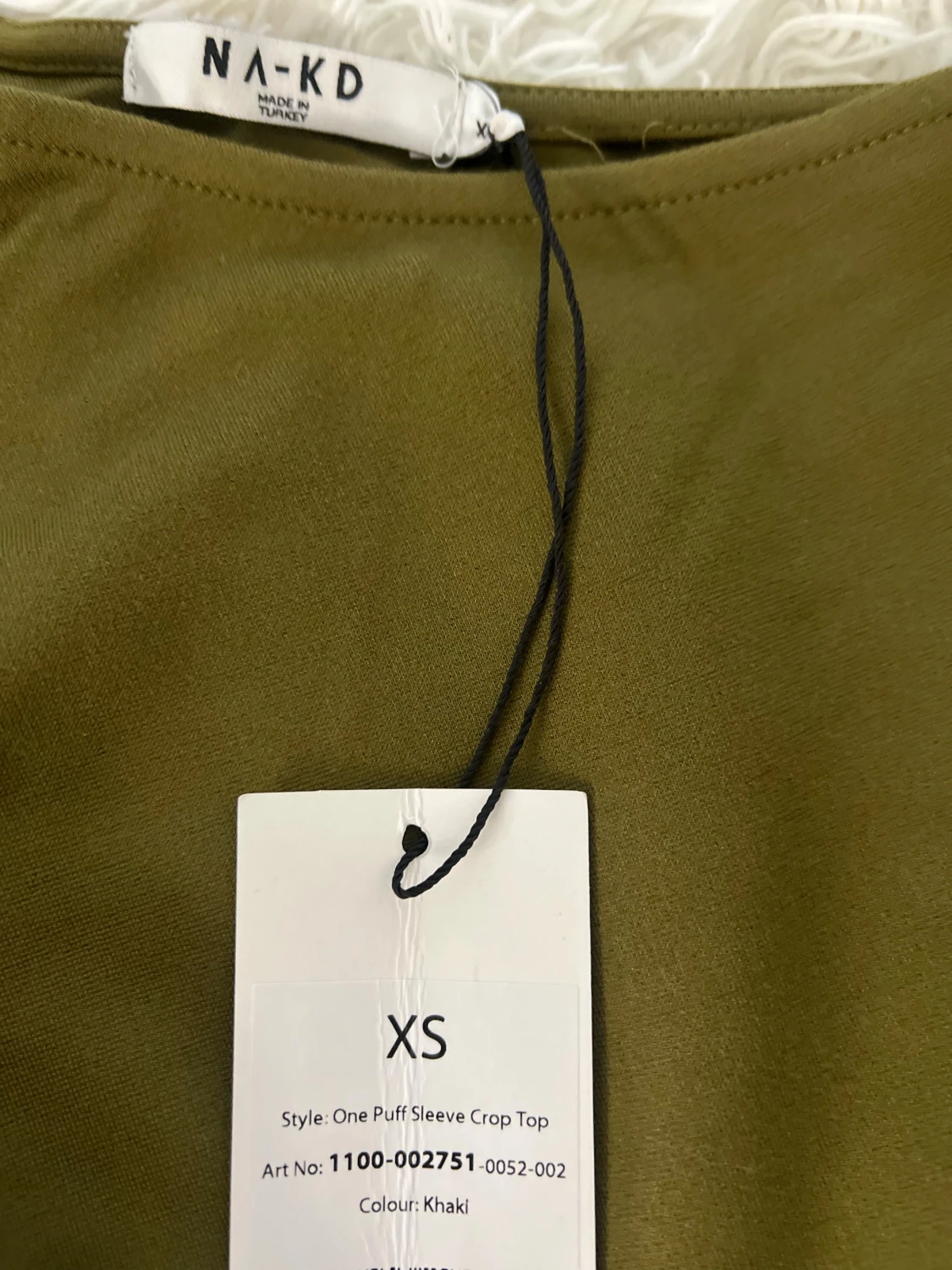 Khakigrön oneshoulder croppad topp NA-KD - 1