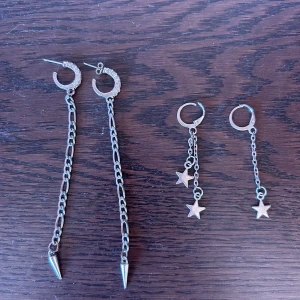 Två par fina örhängen.  - Två par örhängen i silver. Säljes antingen i par för 75 kr eller enskilt för 45 kr styck. 