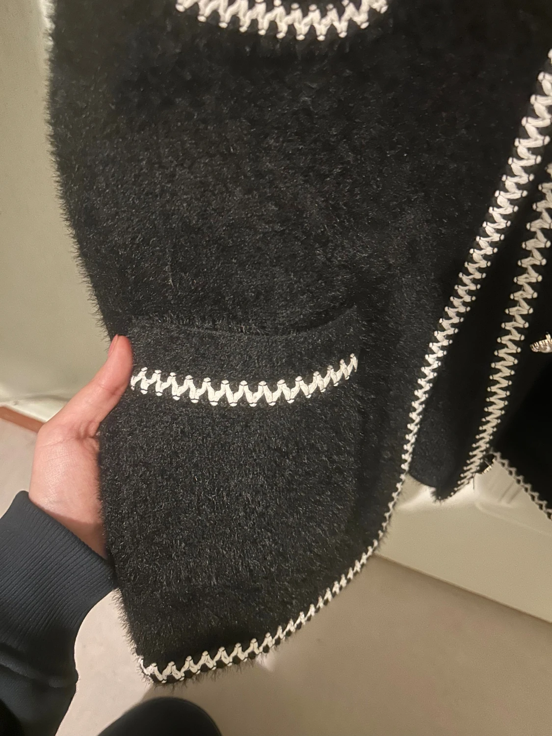 Svart cardigan jacka med hjärtknappar - 4