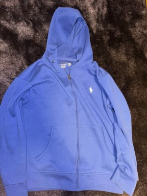 Ralph lauren hoodie - Blå Ralph lauren hoodie. Saknar snören men är annars i bra skick 