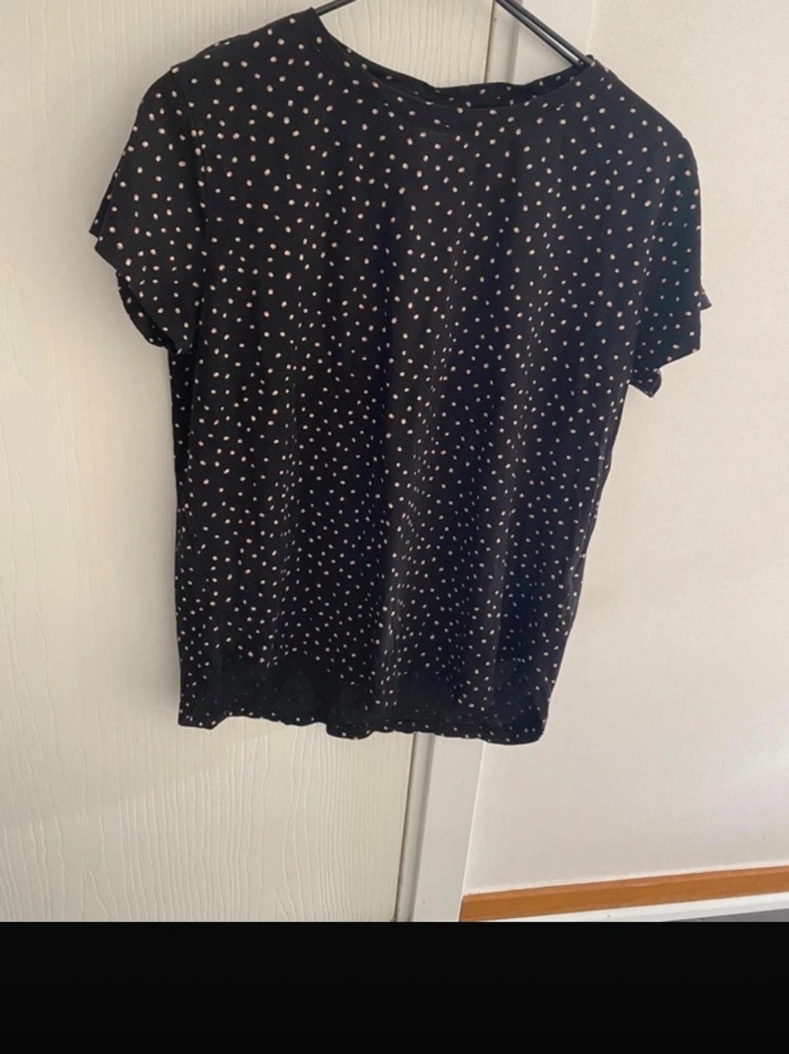 Söt Prickig topp strl 34  