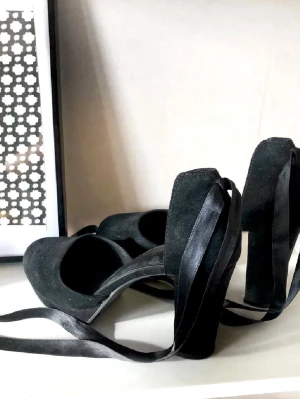 Klackar  - Supersöta klackar med sidenband 💕