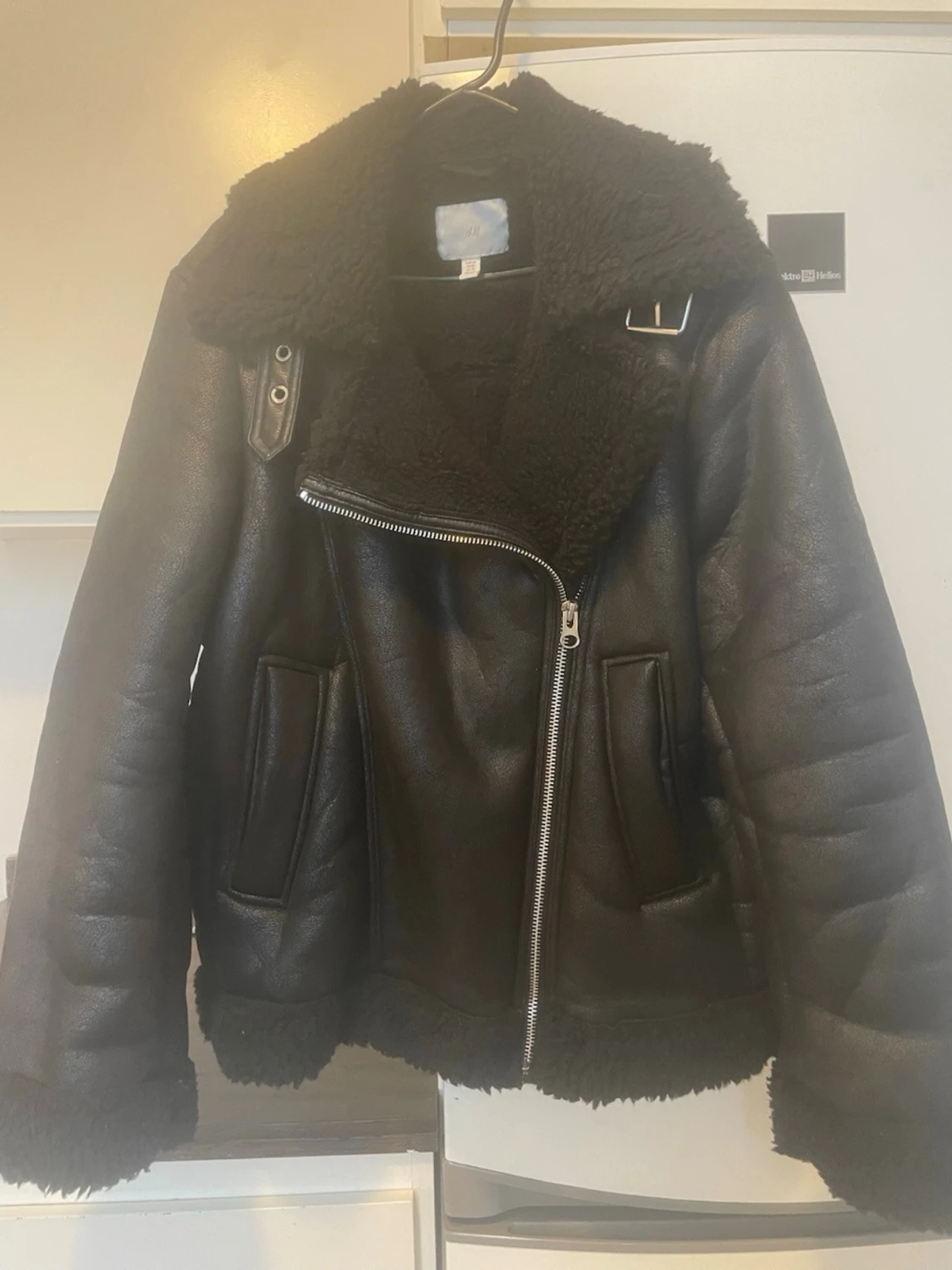 Svart teddyjacka från H&M - 1