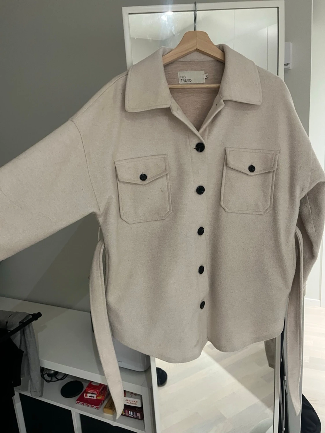 Beige overshirt från NLY Trend