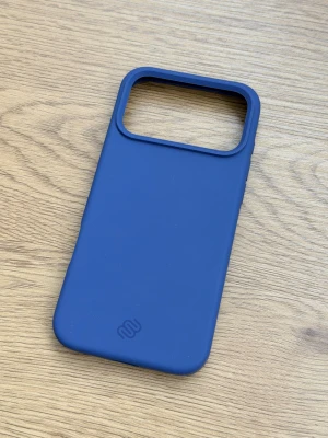 iPhone 17 Pro Max phone case with MagSafe  - Skick:9.9/10