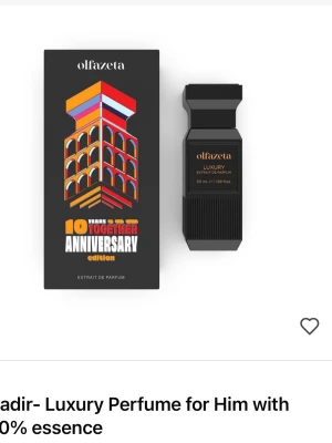 Olfazeta Luxury Parfym 50 ml - Exklusiv Olfazeta Luxury Extrait de Parfum i 50 ml jubileumsutgåva. Intensiv, långvarig doft med lyxig design. Perfekt för dig som vill ha något unikt och elegant. Unisex. 