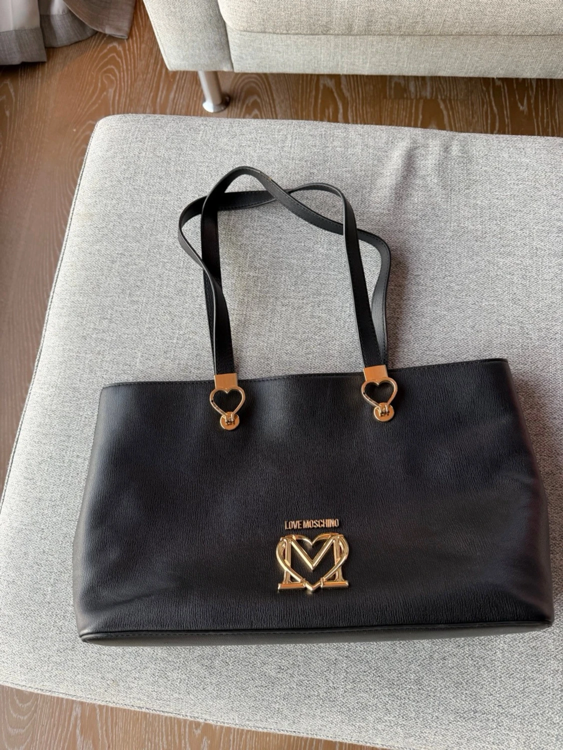 Svart handväska från Love Moschino