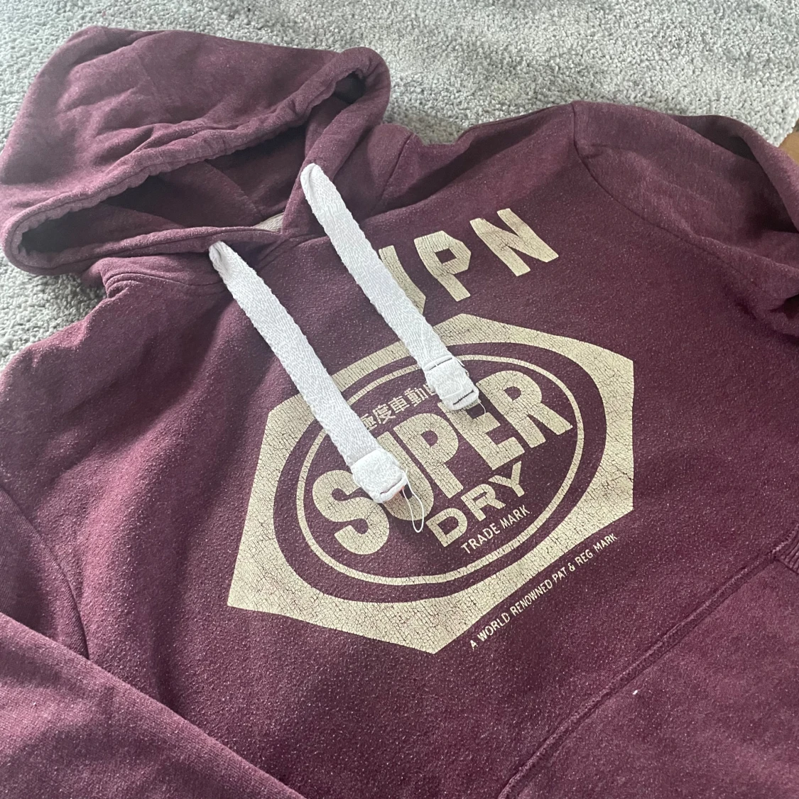 Vinröd Superdry hoodie - 2