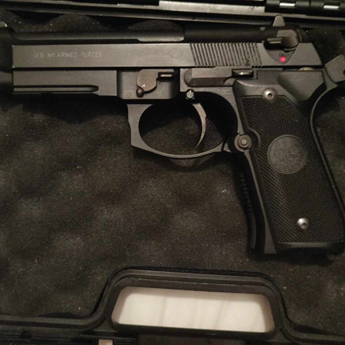 M9 6mm baretta Airsoft pistol - 3