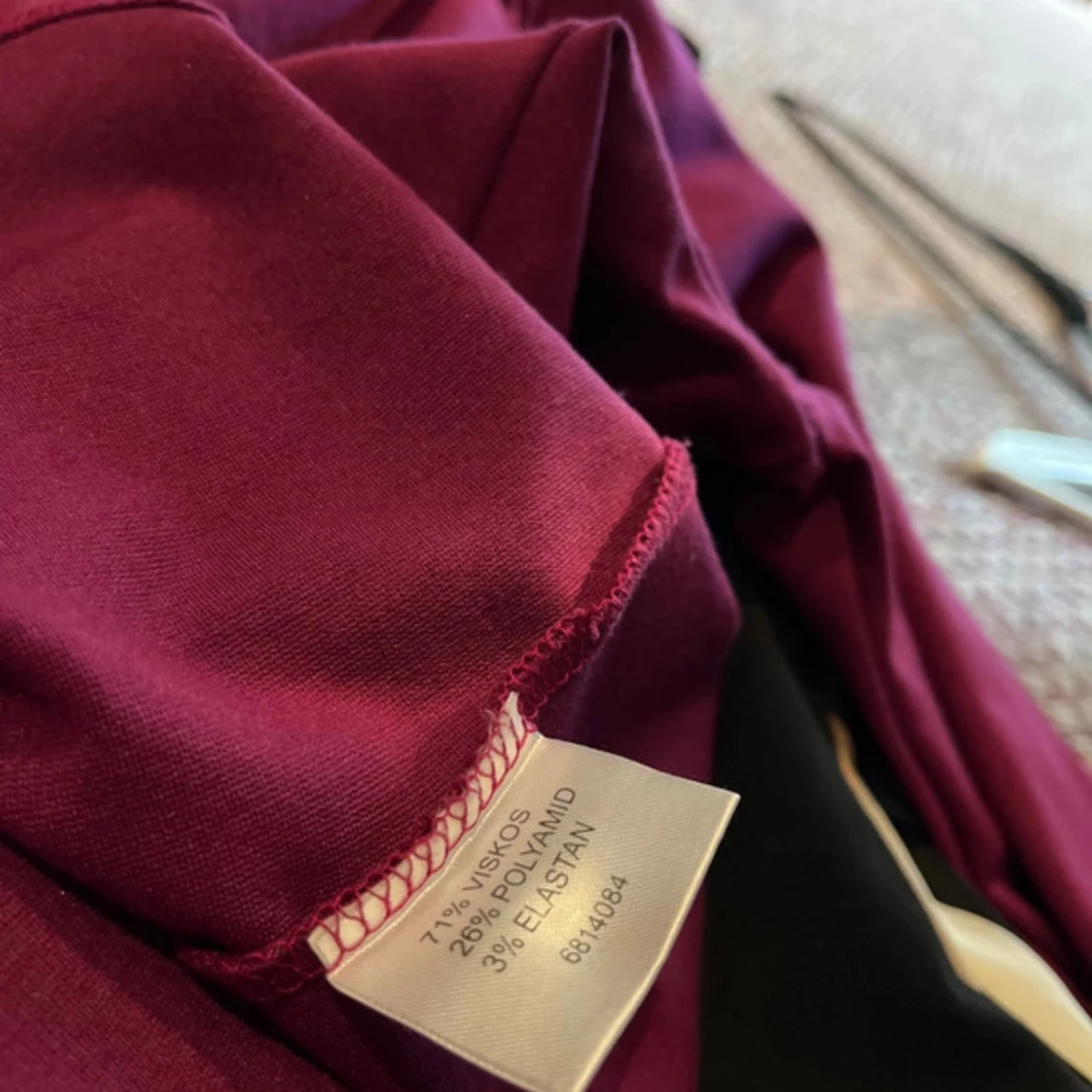 Plommonlila kofta med dragkedja  - 3