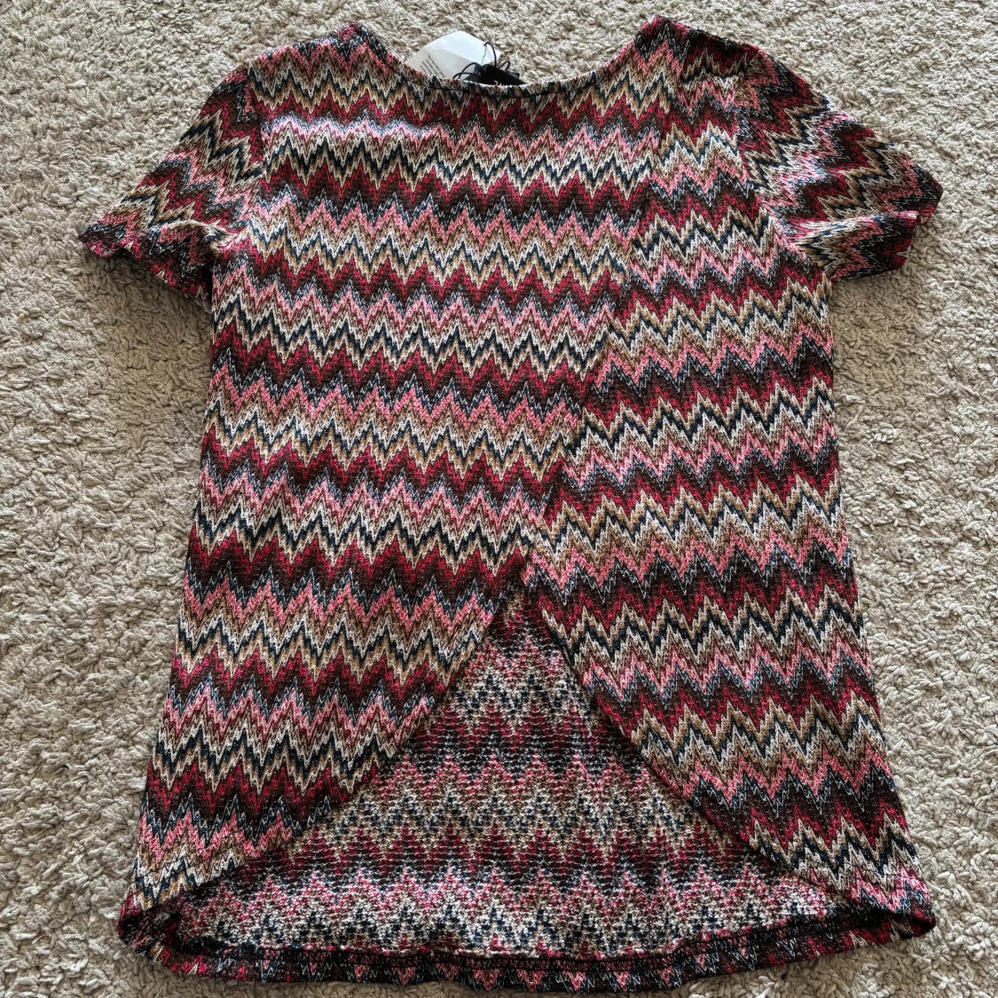 Mönstrad omlottopp från ONLY  - 2