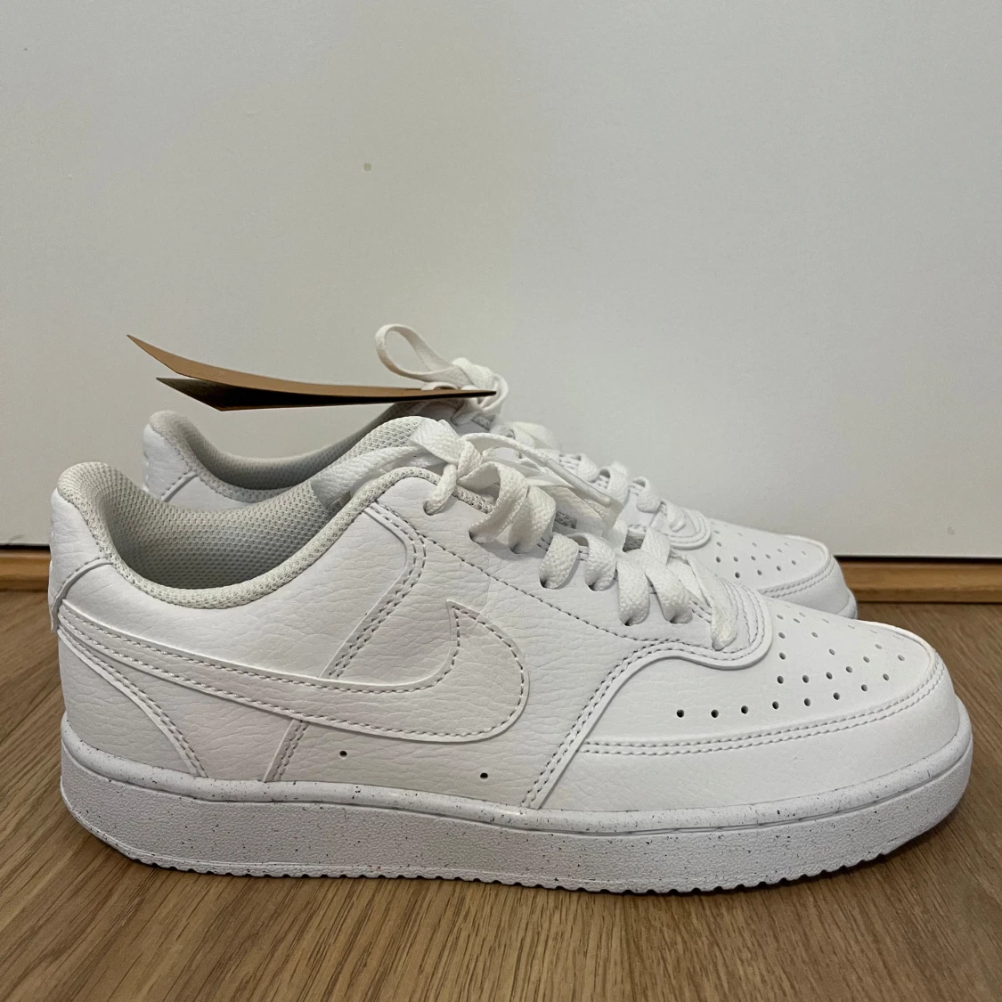 Vita sneakers från Nike , storlek 38