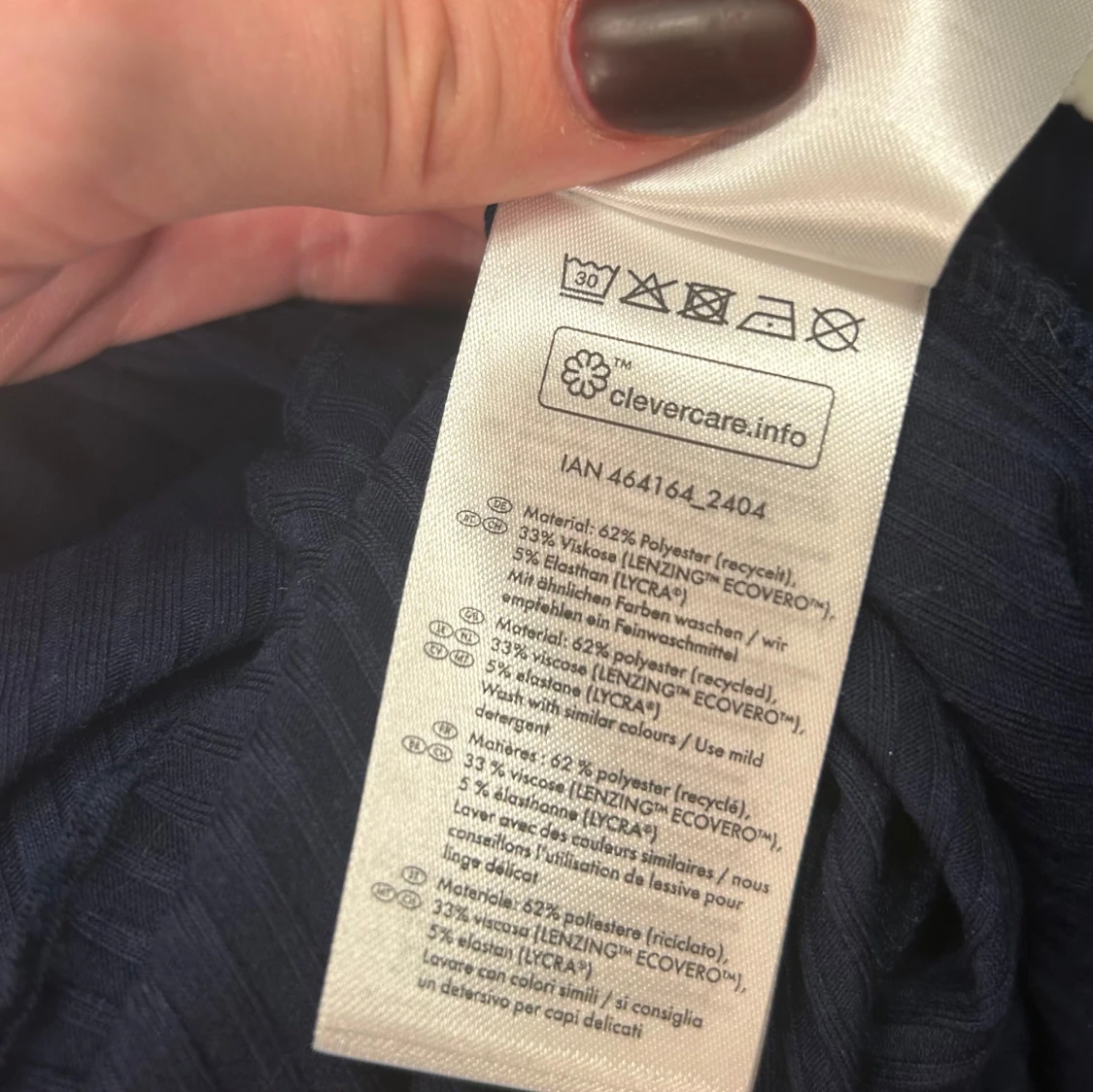 Mörkblå ribbad topp från Esmara i strl S - 3