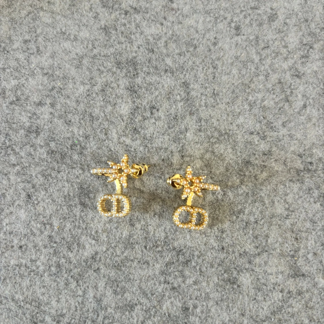 Earrings gold 