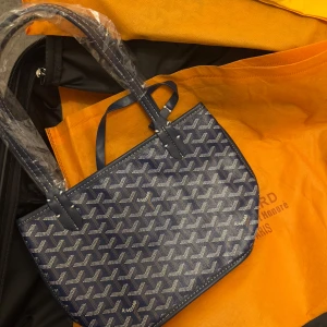 Helt ny väska  - Helt ny väska 