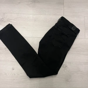 Replay jeans  - Hej! Säljer dessa replay jeans i strl W29 L30//jeansen är i fint sick//hör av er vid frågor eller så!