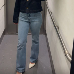 Ljusblå bootcut jeans - Snygga ljusblå jeans från MQ, köpta nyligen för 800 kr