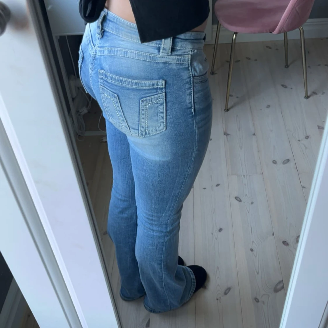 Lågmidjade jeans från Gina Tricot ljusblå - 1