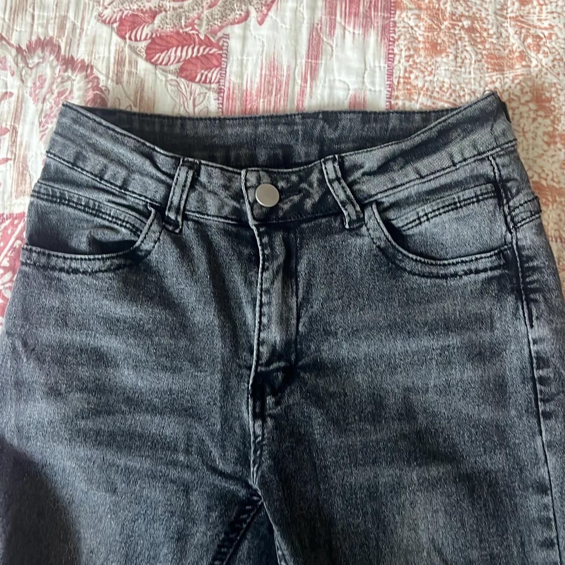 Mörk gråa bootcut jeans från SHEIN - 1