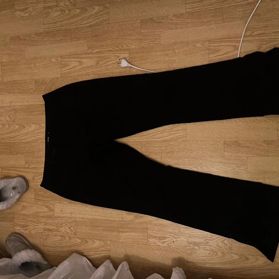 Svarta kostymbyxor från BikBok