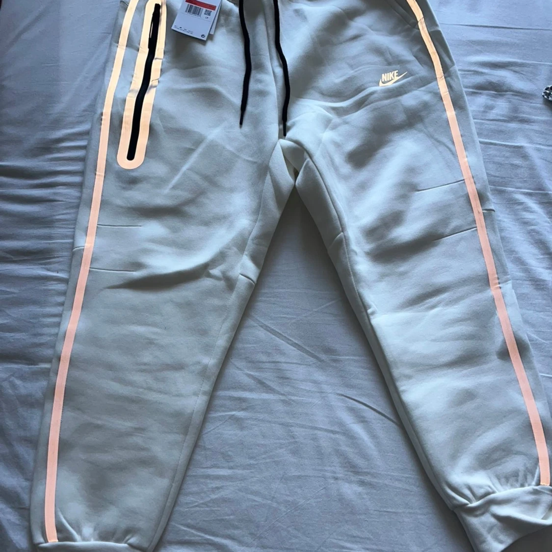 Vit Nike reflective tech fleece  - 1