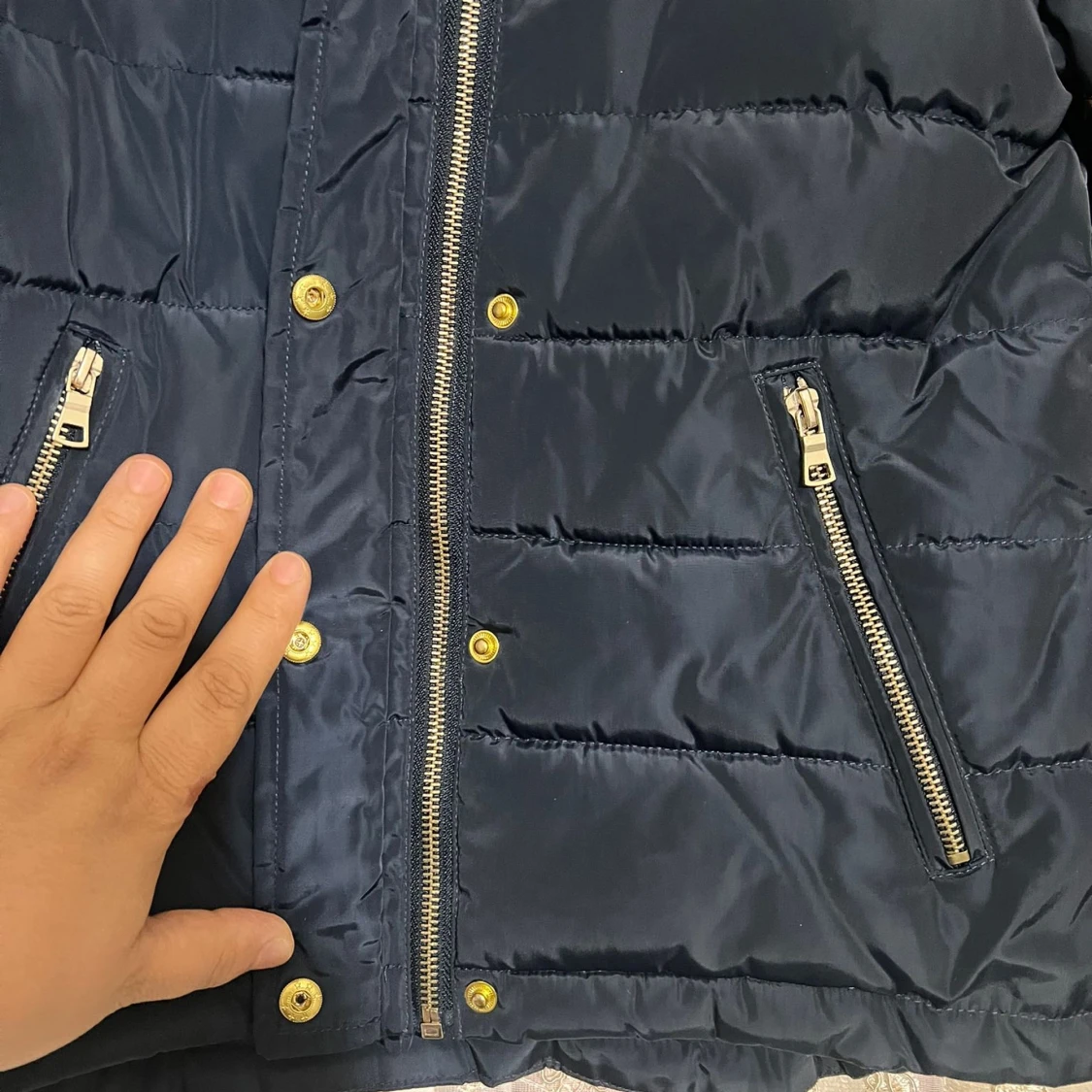 Mörkblå pufferjacka med fuskpäls - 3