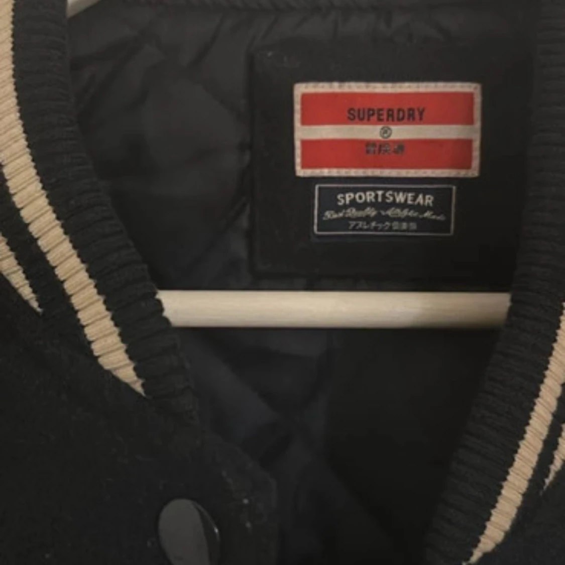 Svart och beige bomberjacka Superdry - 2