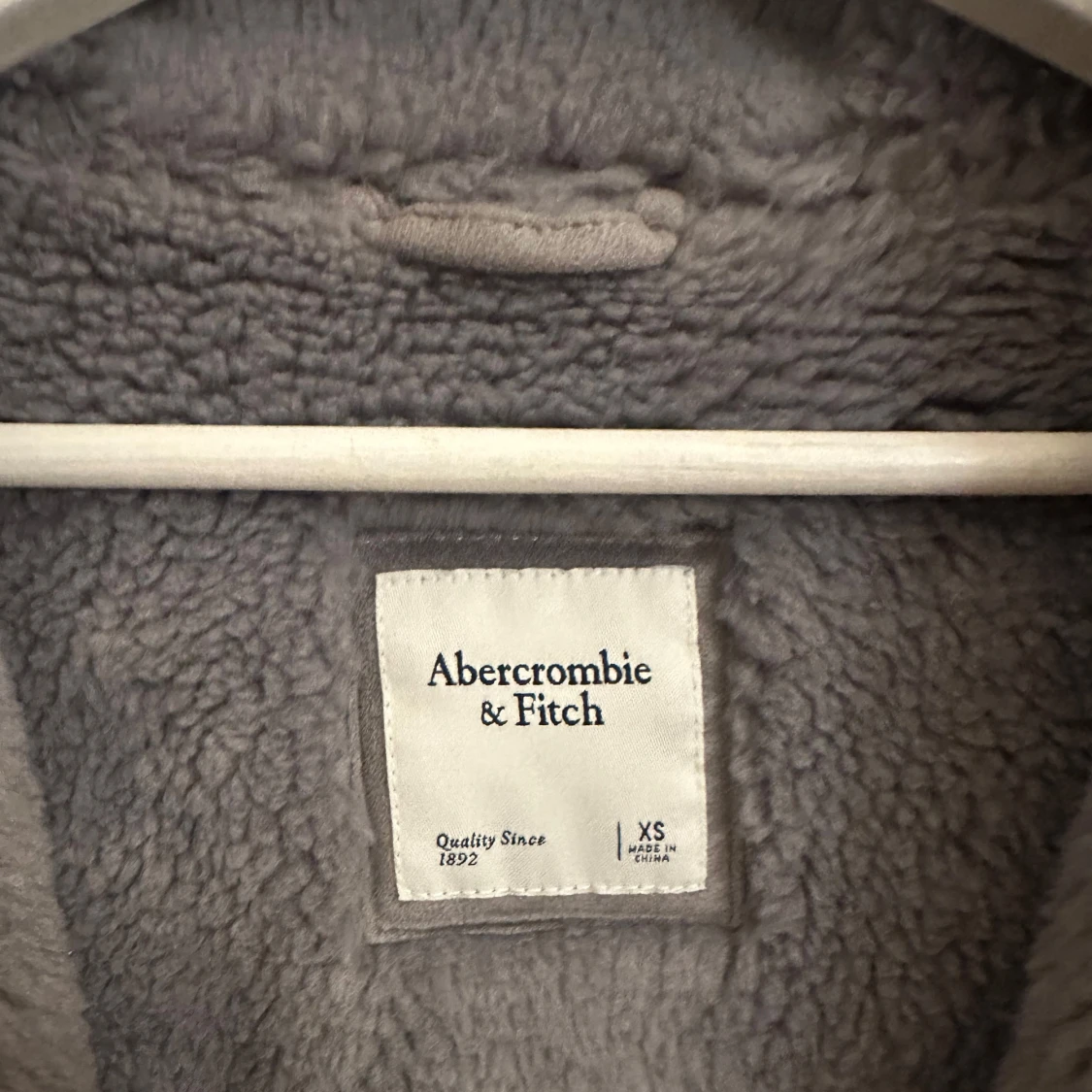 Grå teddyjacka från Abercrombie & Fitch - 2