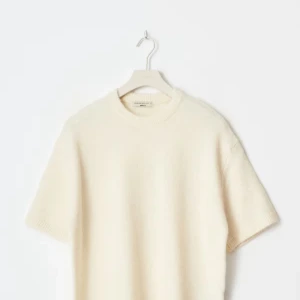 Vit stickad kortärmad tröja  - Super mysig och perfekt tröja till hösten från Gina Tricot storlek M