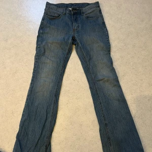 Blå bootcut jeans från Brandy Melville  - Super snygga och sköna jeans från Brandy Melville☺️Köpte för 500 kr