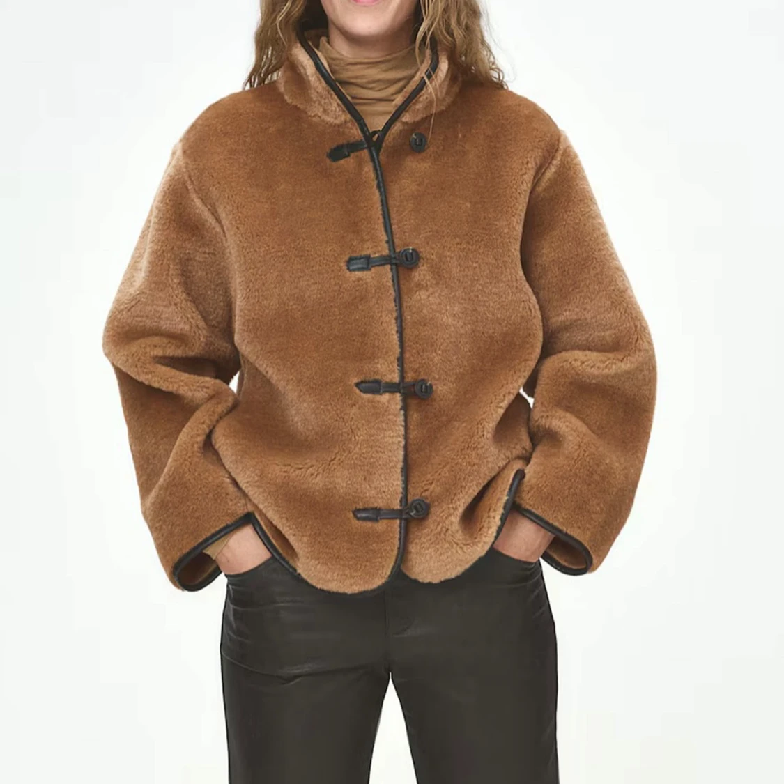 Brun teddyjacka med knäppning hm  - 1