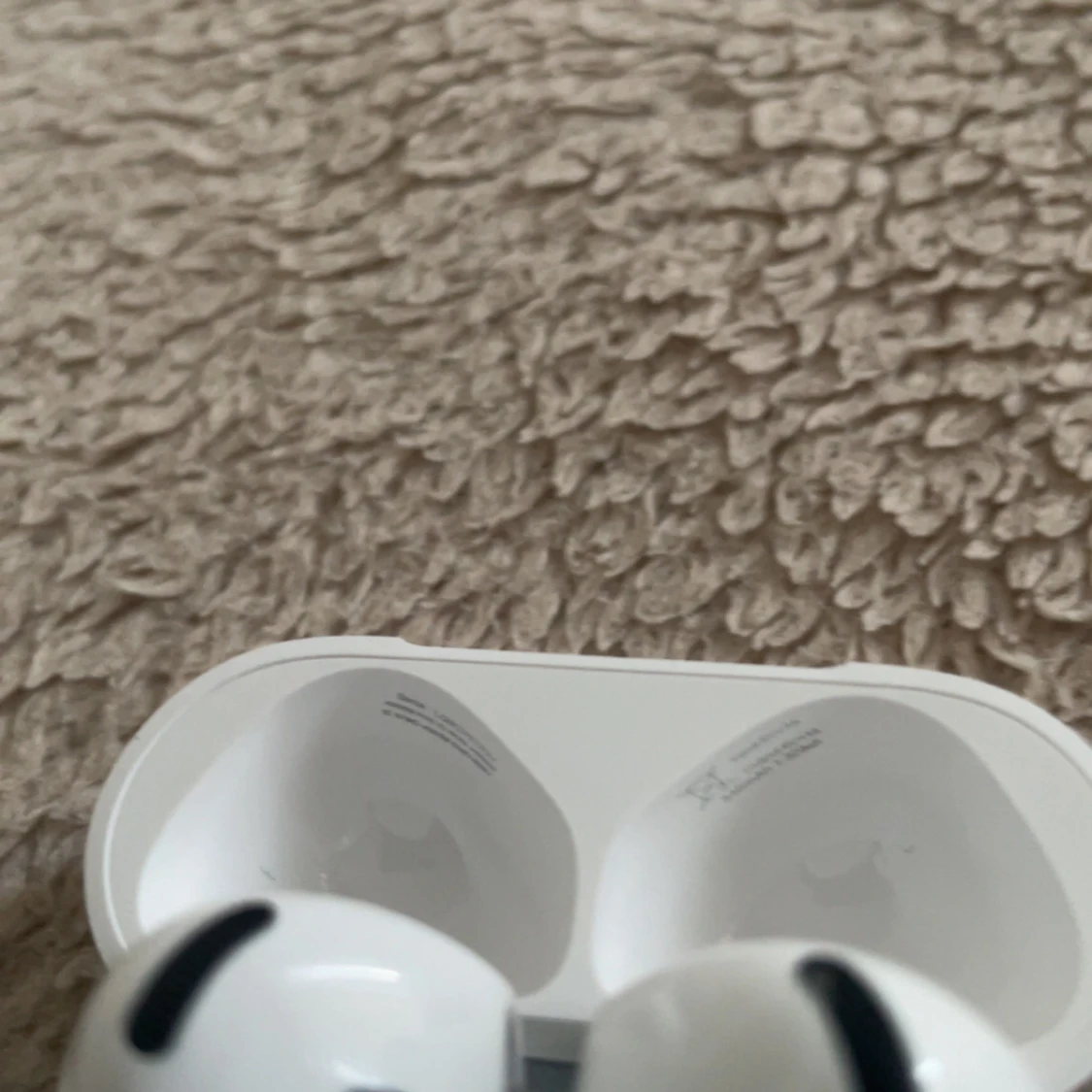 Apple AirPods 4 - 4