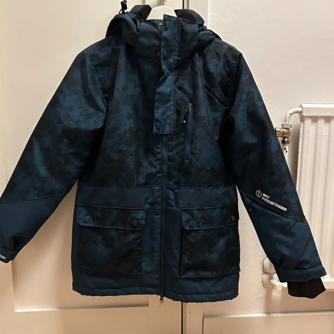 Blå camouflage skidjacka 