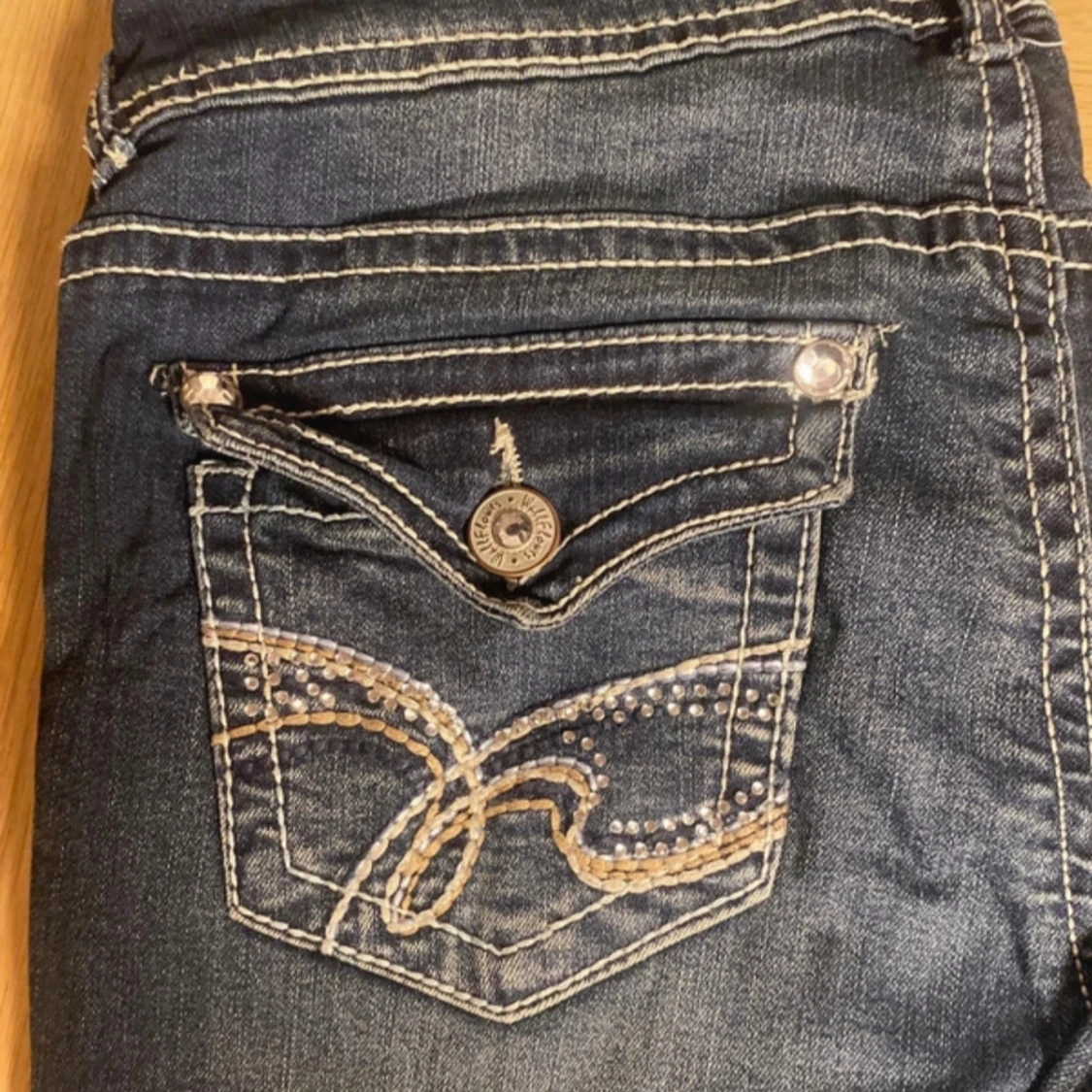 Blå bootcut jeans från Wallflower - 1