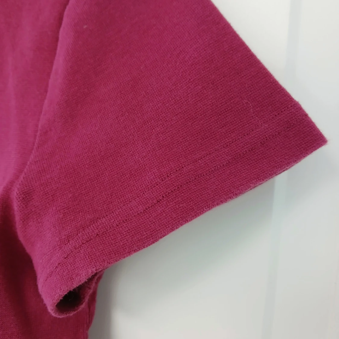 V-ringad topp med korta ärmar - 2