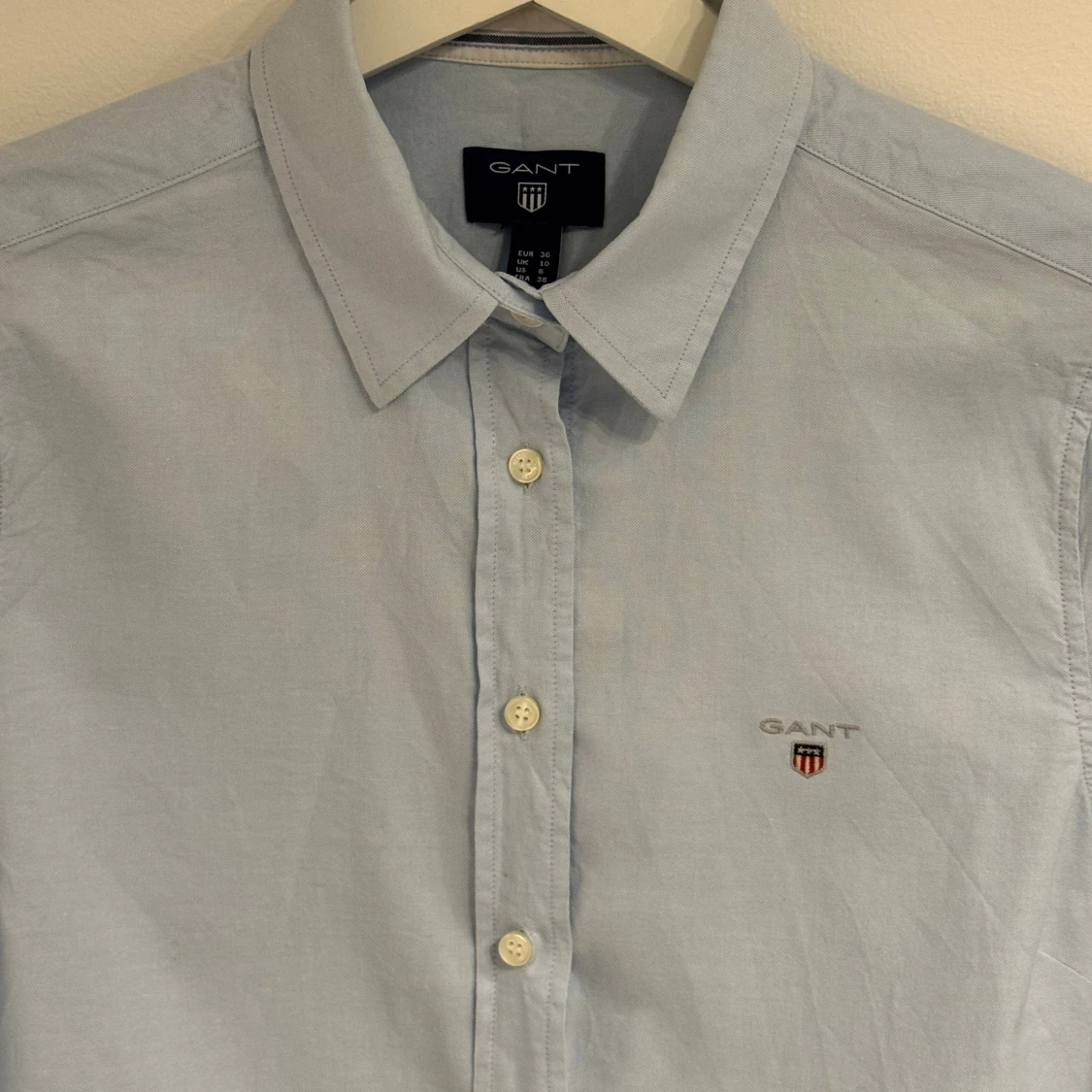 Ljusblå skjorta från Gant, strl 36 - 2