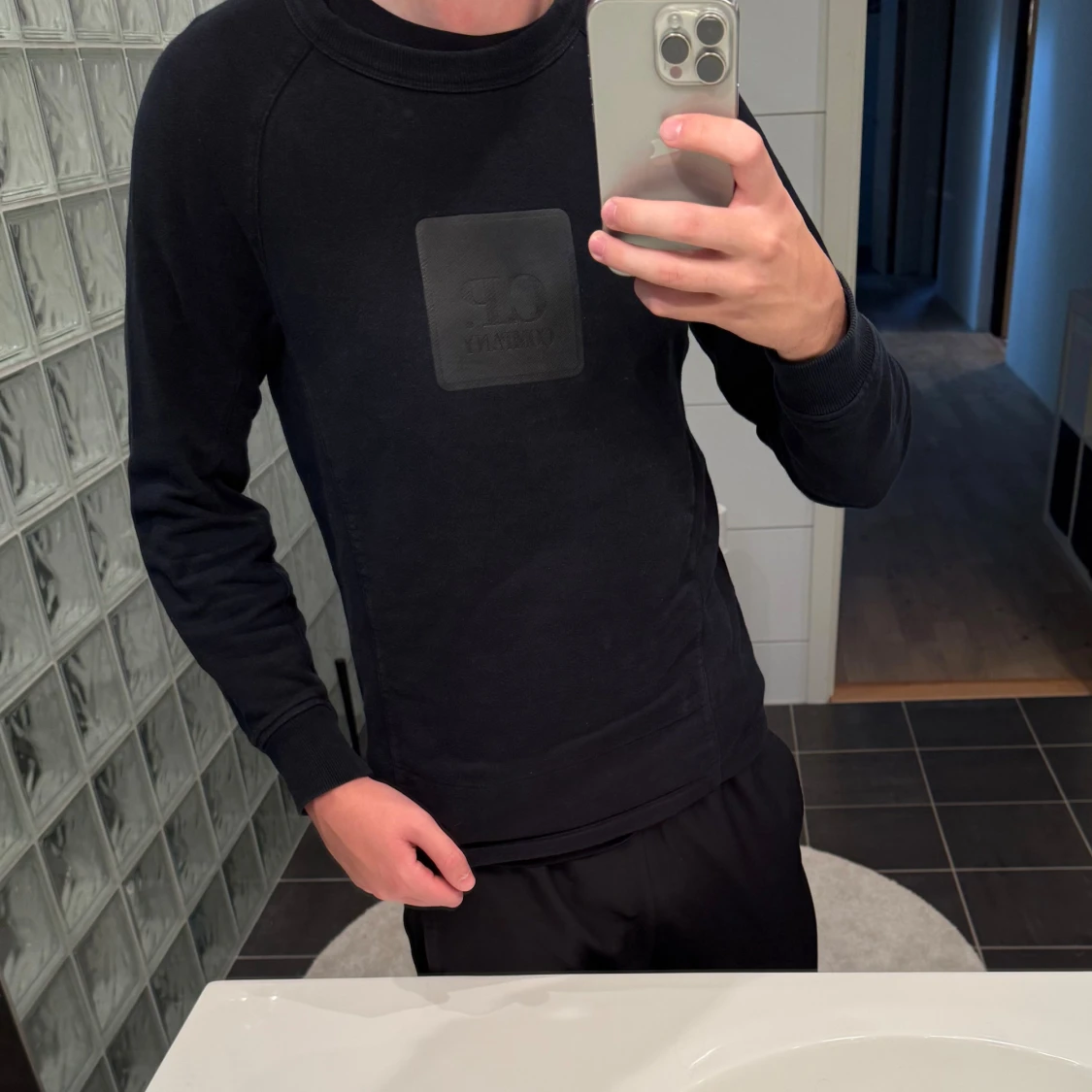 Svart sweatshirt från C.P. Company - 2