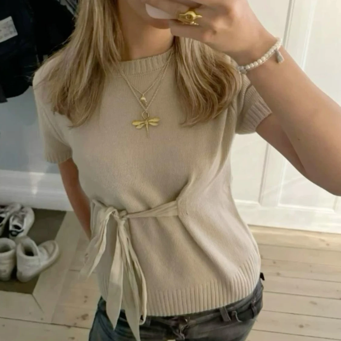 Beige stickad tröja med knyt från Zara