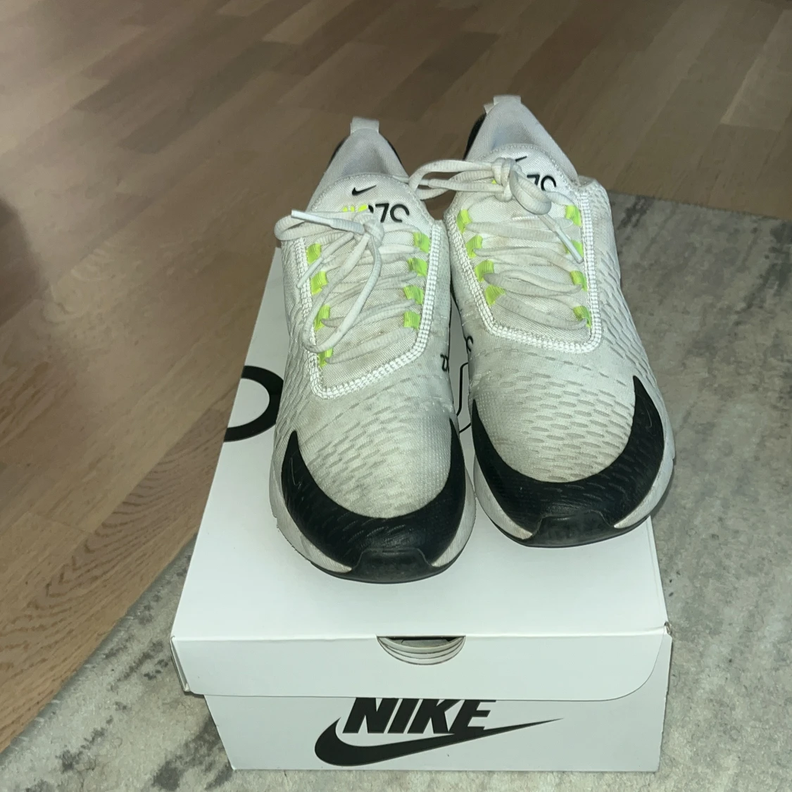 Nike Air Max 270 vita och neongula - 3