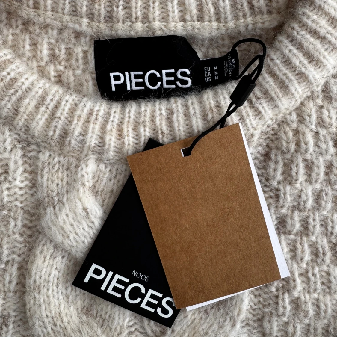 Beige stickad tröja  - 2