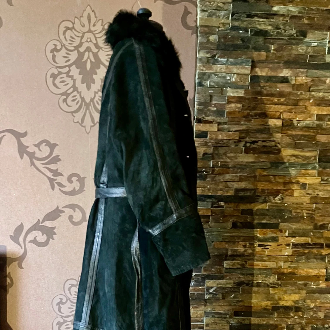 Svart lång mockakappa från Bernard - 4