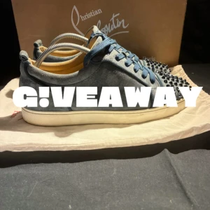 G!veaway - Sjuk g!veaway på washed blue!!! 1, följ detta plick konto! 2, gilla denna annons och 1 annan valfri annons! Om du vill ha större chans att vinna så köp en annons! Vinnaren lottas ut på 150 plick följare!