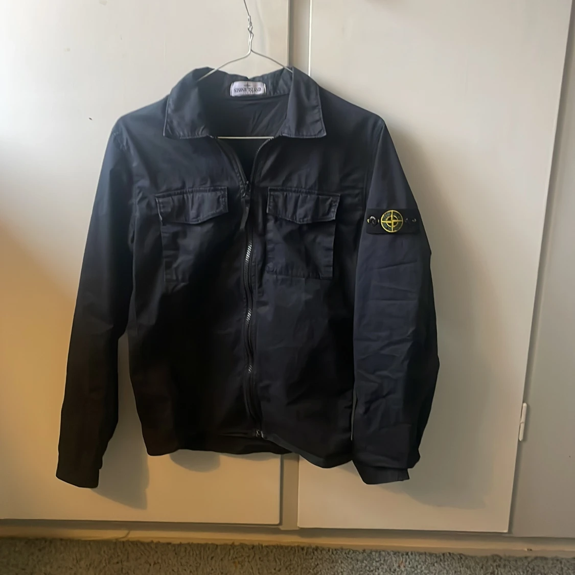 Svart overshirt från Stone Island