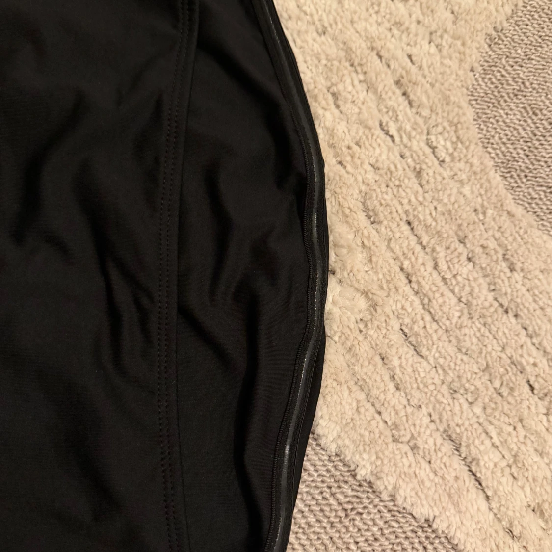 Svart glittrig tubklänning från SHEIN - 2