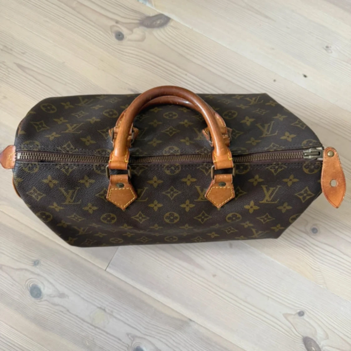 Louis Vuitton speedy 35