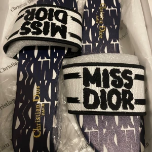 Christian Dior Miss Dior sandaler - Helt nya Miss Dior sandaler. dustbag,  låda och en Vinted inspection tag medföljer, strlk 41‼️