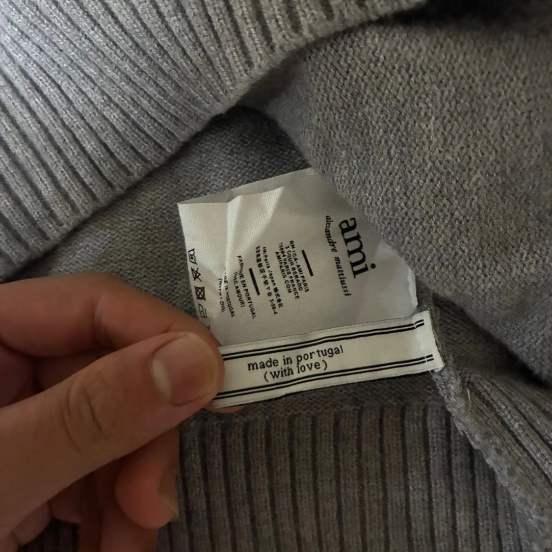 Grå stickad tröja från Ami Paris - 4