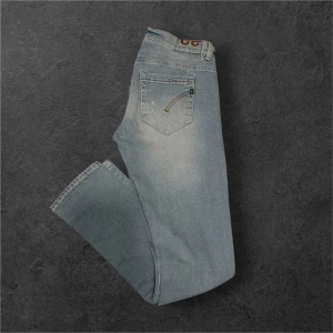 Dondup jeans George  - Dondup George jeans! I ett mycket bra skick. Kan alltid skriva vid minsta lilla fundering.💭✨