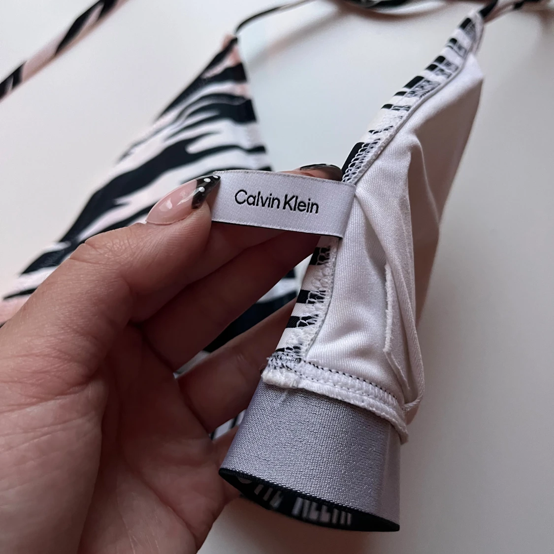 Zebramönstrad bikiniöverdel Calvin Klein - 2